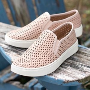 Like-New Sofft Somers ll slip on comfort shoe